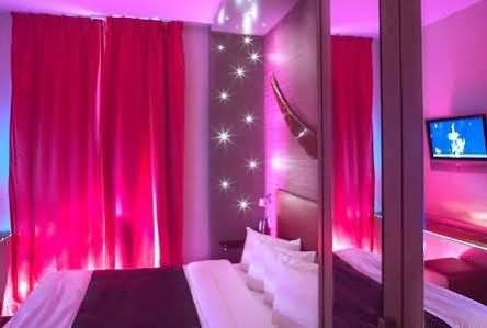 Celebrities Hotel Montreal Exterior photo