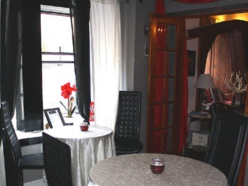 Celebrities Hotel Montreal Exterior photo